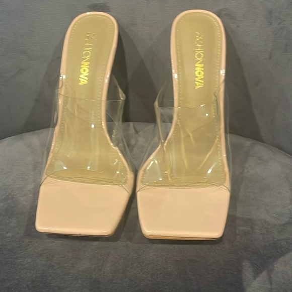 🔥 Lucite Of You Mule Pump🔥 - Picture 1 of 5